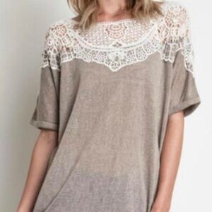 NWT Umgee Lace Detailed Lightweight Knit Dark Pink/fuchsia Size S